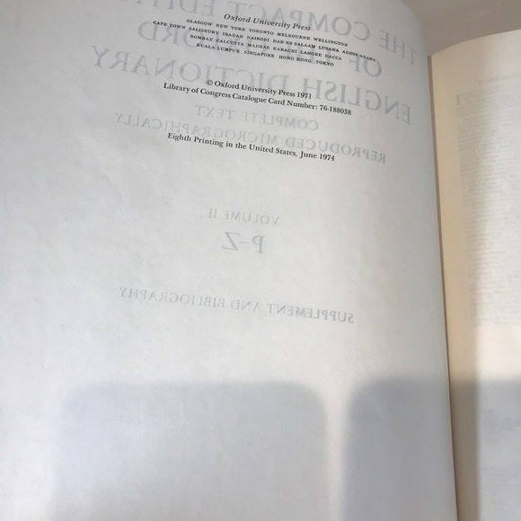 The Compact Edition of the Oxford English Dictionary Volumes I and II 1971 - Picture 9 of 12